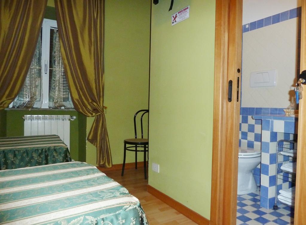 Hotel Sutrium Quarto foto
