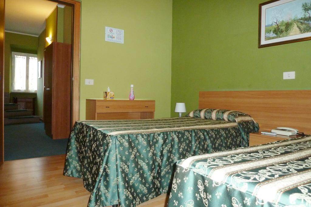 Hotel Sutrium Quarto foto